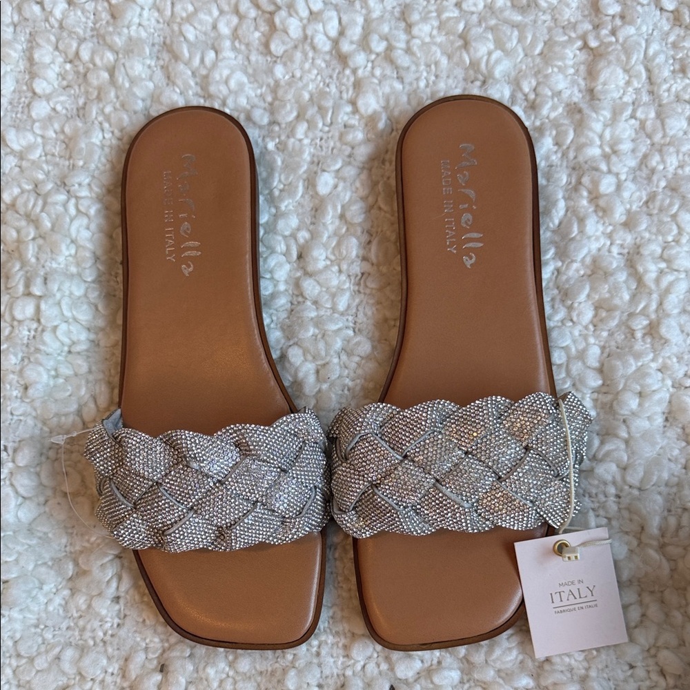 BRAND NEW Mariella made in Italy Silver detail
Women's Sandals size 8 & 9